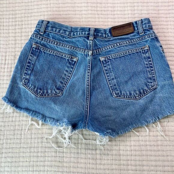 Vintage Liz Claiborne Womens Blue Five Pocket Denim Cut Off Shorts Size 8 Reg - Picture 3 of 5